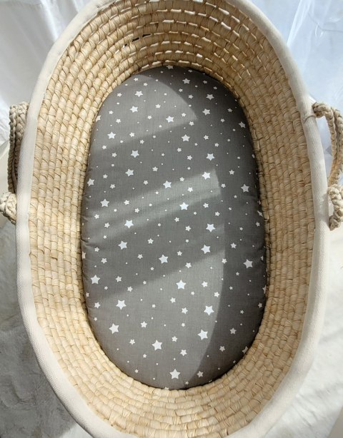 Prześcieradło bawełniane do wózka gondoli kosza Mojżesza Boho 75x35 cm - Mini gwiazdki na szarym