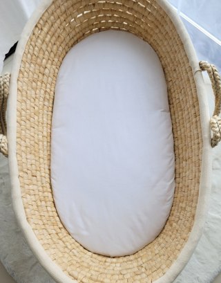 Prześcieradło bawełniane do wózka gondoli kosza Mojżesza Boho 75x35 cm - białe