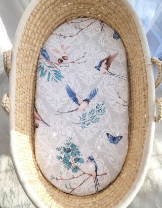Prześcieradło bawełniane do wózka gondoli kosza Mojżesza Boho 75x35 cm - Blue birds