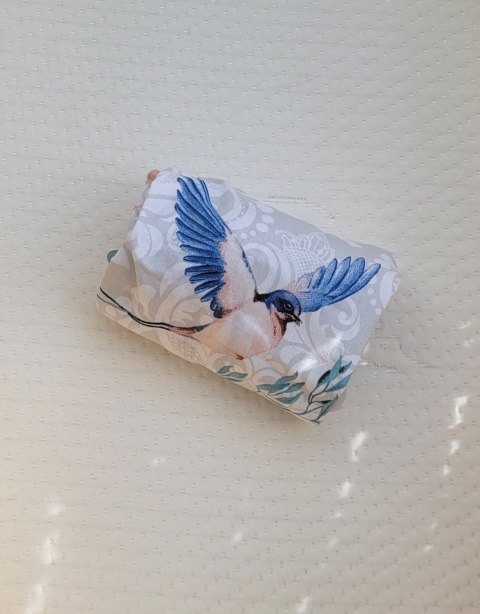 Prześcieradło bawełniane do wózka gondoli kosza Mojżesza Boho 75x35 cm - Blue birds