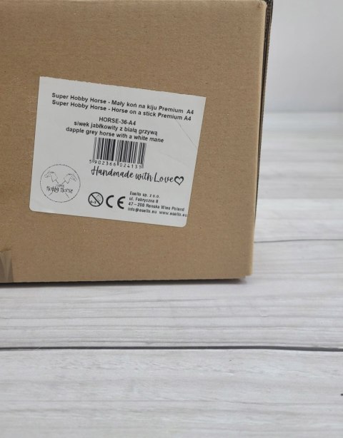 Hobby Horse Średni koń na kiju Premium siwek jabłkowity z białą grzywą A4