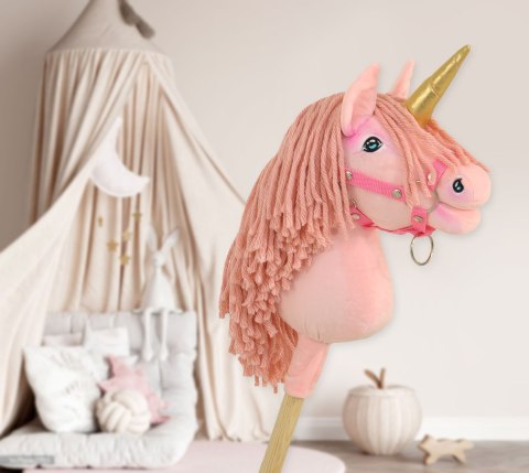 Hobby Horse Jednorożec na kiju różowy z różową grzywą i złotym rogiem A4