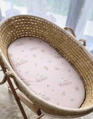 Prześcieradło bawełniane do wózka gondoli kosza Mojżesza Boho 75x35 cm - Little Swans